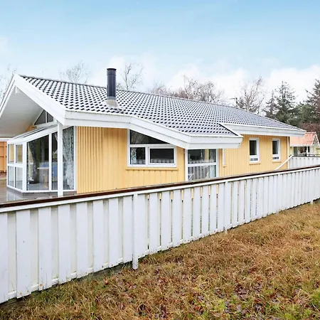 8 Person In Humble-by Traum