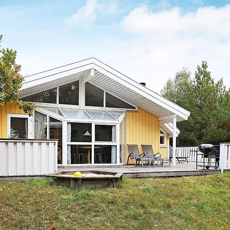 Holiday home 8 Person In Humble-by Traum Humble