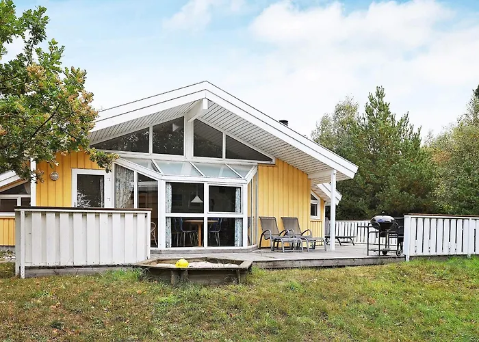 Holiday home 8 Person In Humble-by Traum Humble