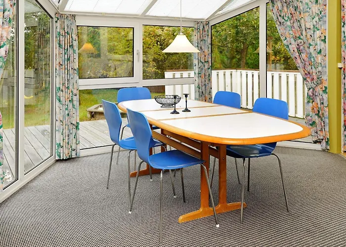 8 Person In Humble-by Traum Humble