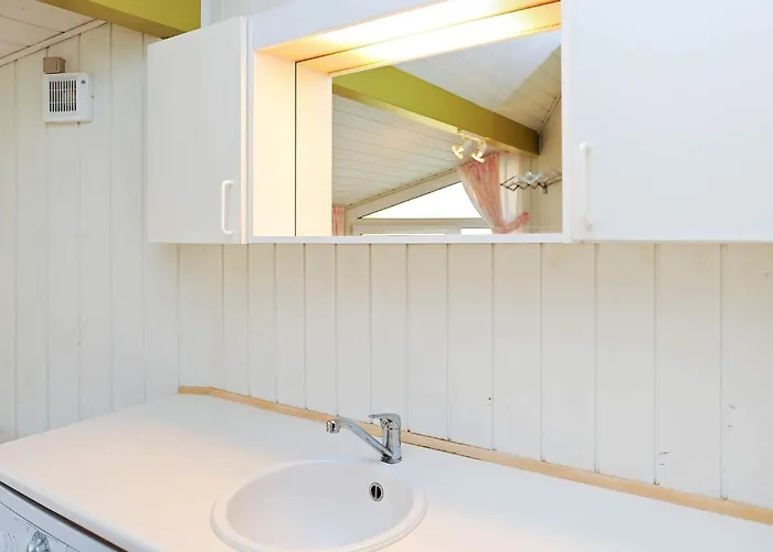 8 Person In Humble-by Traum Humble